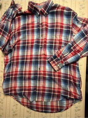 Izod Red & Blue Plaid Button-Down Shirt😍